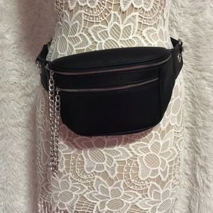 Chained fannypack